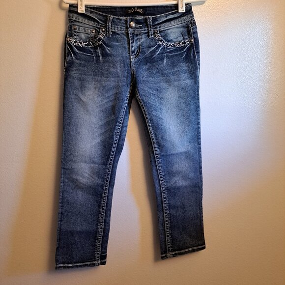 Zco Denim Jean Capris With Embroidered Flap Pockets&Rhinestone Embellishments - Picture 3 of 8